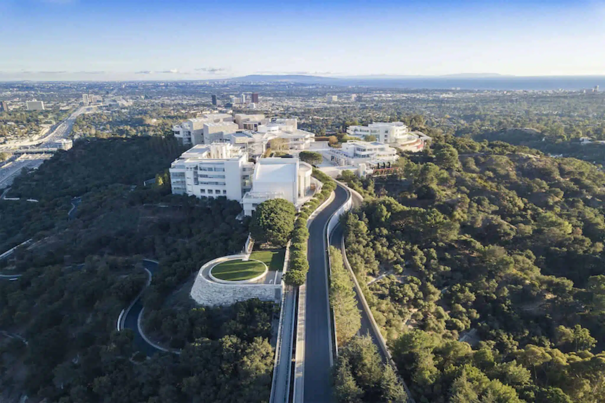 Transportation service Rosie taxi cab open 24/7 provides airport transportation to and from the getty center ca